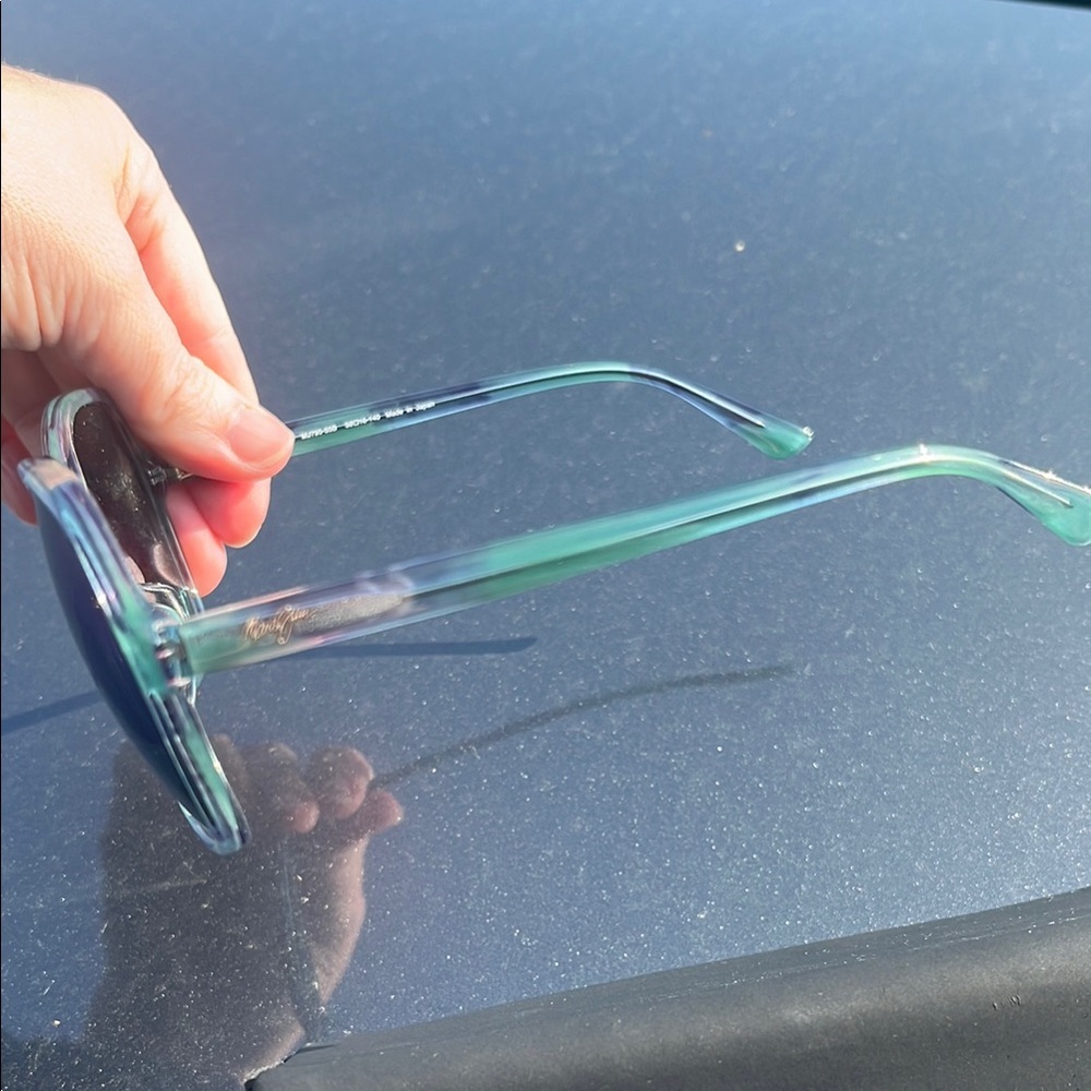 Maui Jim Blue and Black Sunglasses - Picture 5 of 6